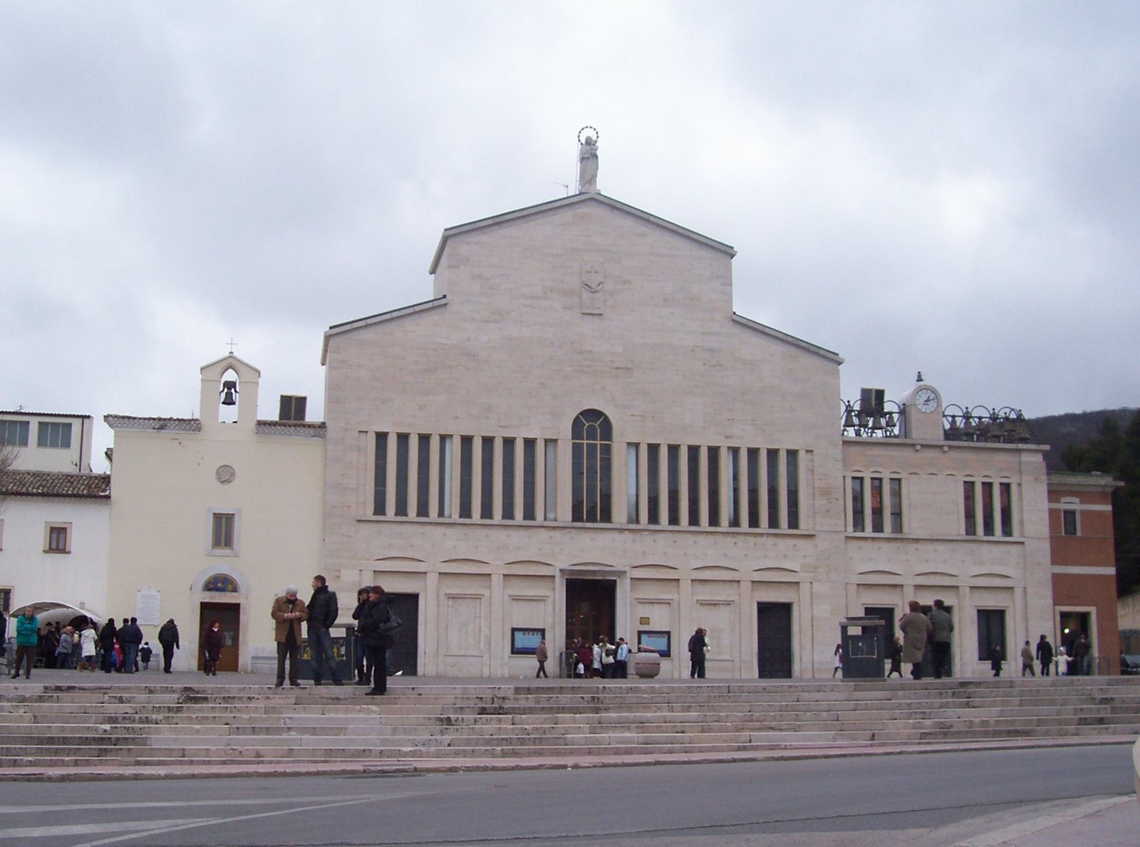 Santuario Di Padre Pio Dove Si Trova Santuario Padre Pio, Convento Santuario di San Pio da Pietrelcina