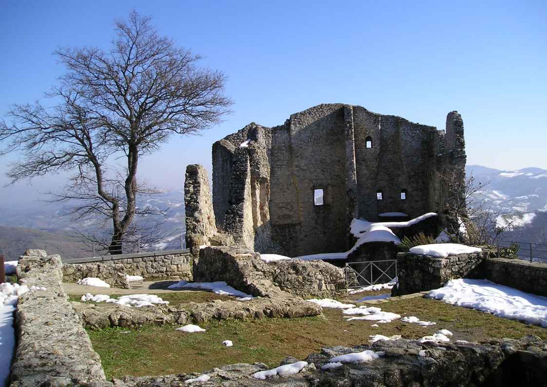 Centro Turistico Andare a Canossa CAMMINI STORICI Centro Turistico Andare a Canossa CAMMINI STORICI